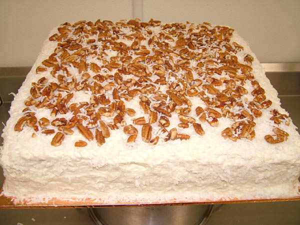 Grooms_Cake_Coconut_Pecan
