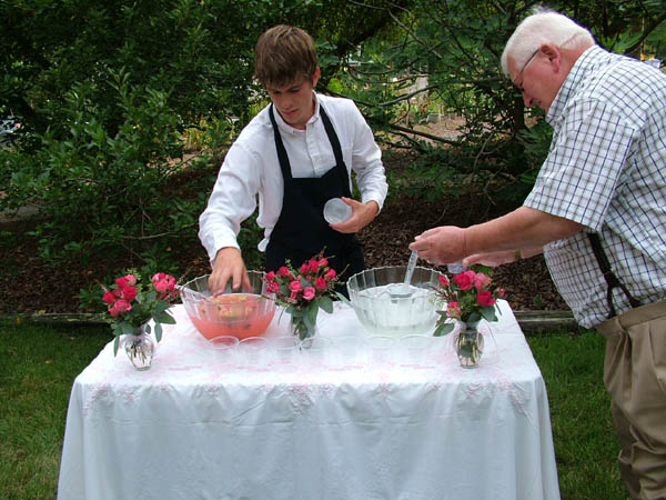 Garden_Wedding_Drink_Service
